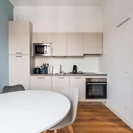 Toc-toc La Farina Apartment